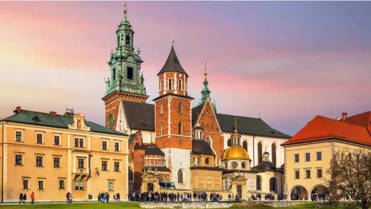 8 Min To Castel & Main Square Homestay Krakow