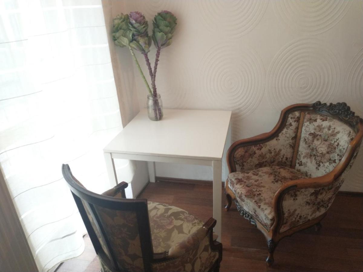 Kwatera prywatna 8 Min To Castel & Main Square *